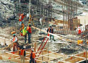کاهش تورم دستمزد کارگران ساختمانی