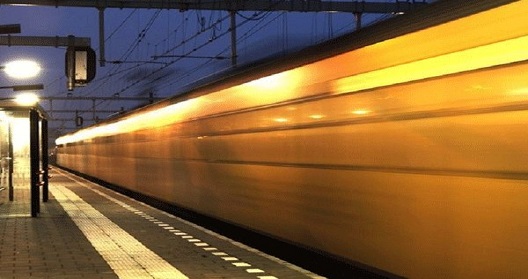 قطارهای برقی آلمان با انرژی بادی حرکتی می‌کنند
