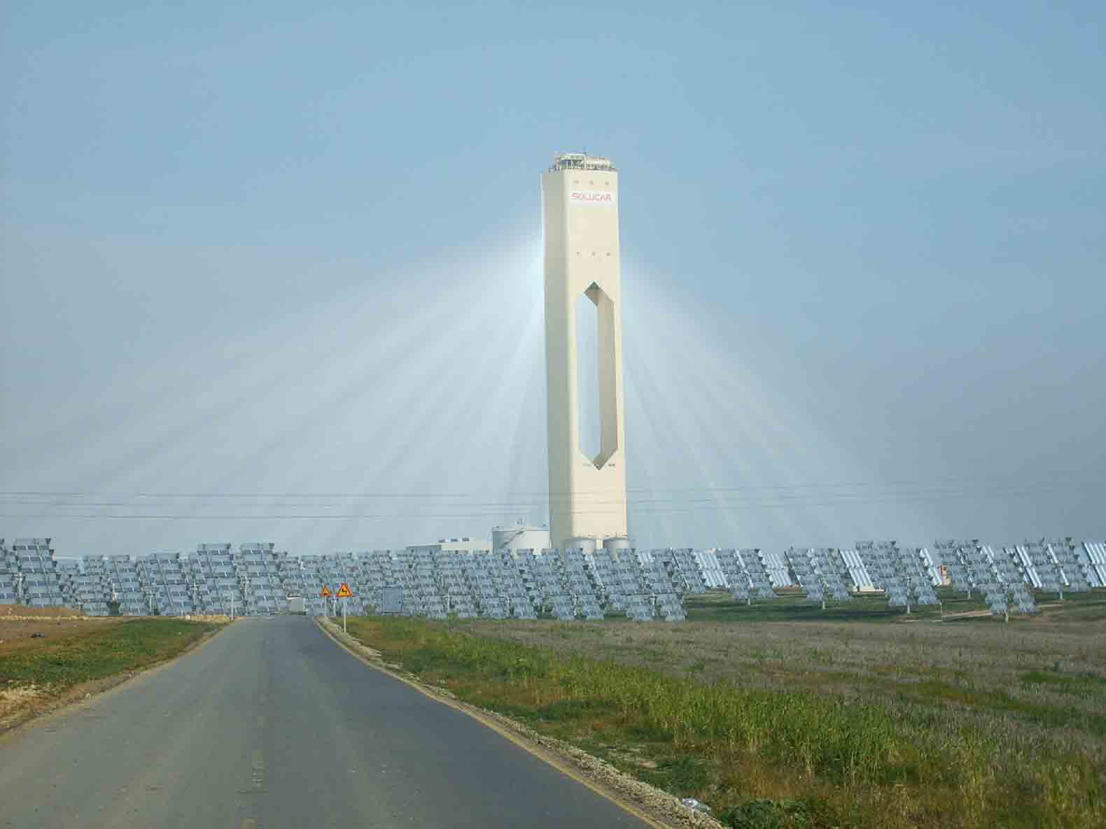 امارات به دنبال ساخت بزرگترین نیروگاه برجک خورشیدی
