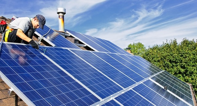 رشد تاسیسات خورشیدی آمریکا باوجود کاهش تقاضای مسکونی