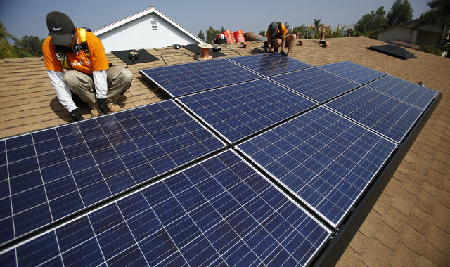 ساخت دستگاهی برای افزایش راندمان پنل‌های خورشیدی در کشور