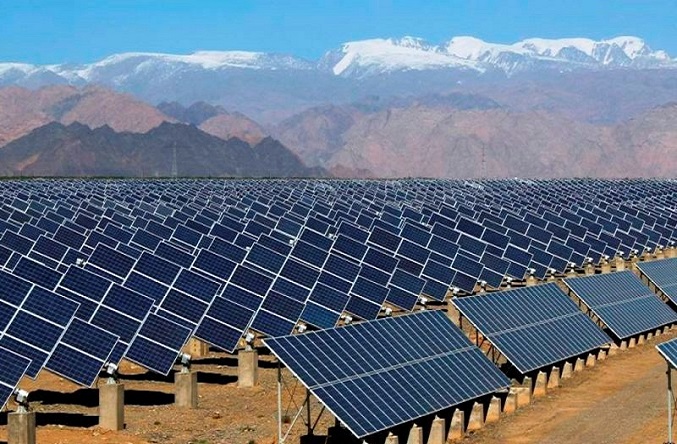 رتبه اول یزد در ایجاد نیروگاه‌های خورشیدی در حال بهره‌برداری