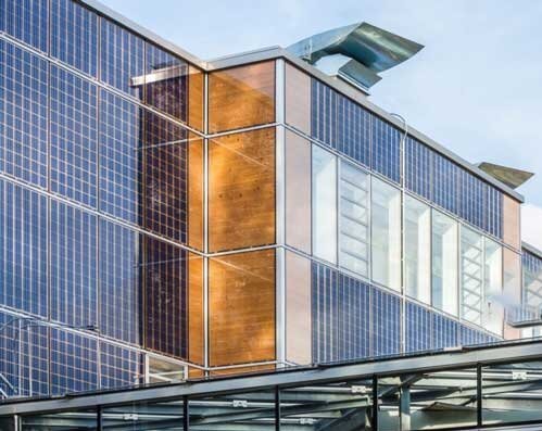 راه‌اندازی خط تولید پنل‌های خورشیدی ساختمانی در تابستان