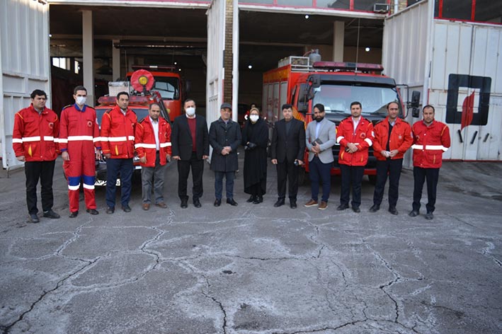 دیدار مدیرعامل شرکت آهن و فولاد جهان با آتش‌نشانان تبریزی