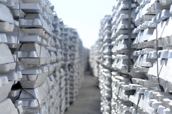 تولید شمش آلومینیوم در ایران سالانه به ۷۰۰ هزار تن رسیده است
